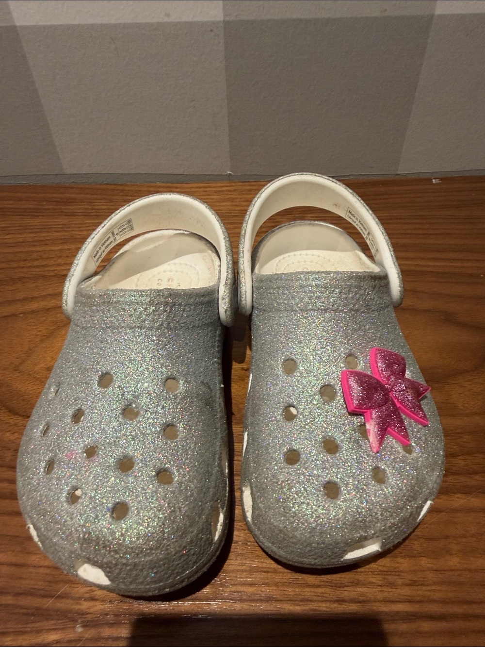 CROCS Kids Silver Glitter Clog with Pink Bow Charm